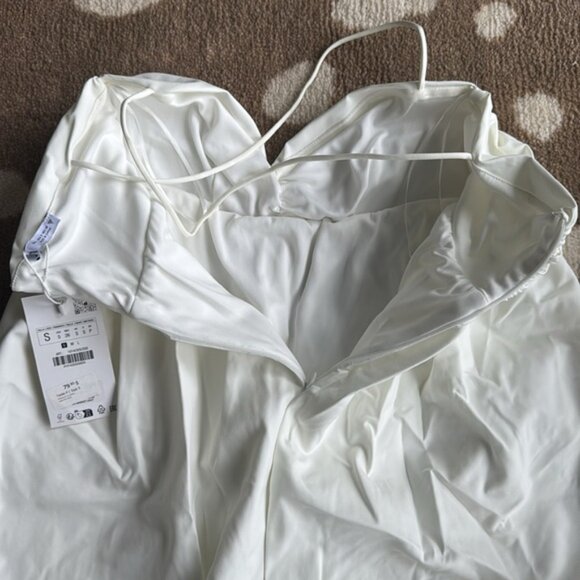 Short White Balloon dress - Picture 6 of 7